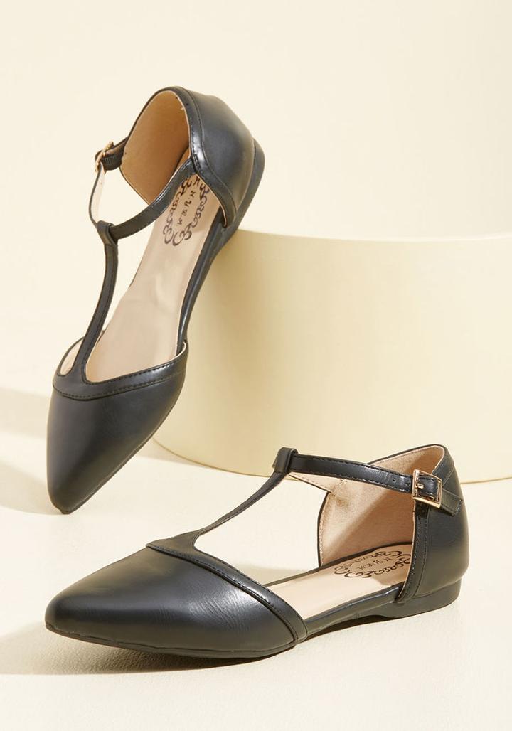 Modcloth Turn Back Prime Vegan Flat In Black In 6