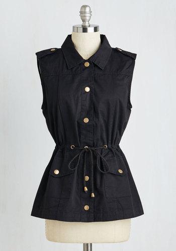 Swoon Outdoor Adventures Vest In Black