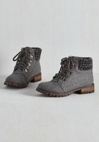 Dirtylaundry In On The Traction Boot