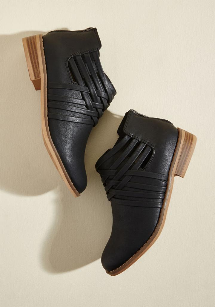 Rocketdog Tap Into Strappy Ankle Bootie In Black In 9.5