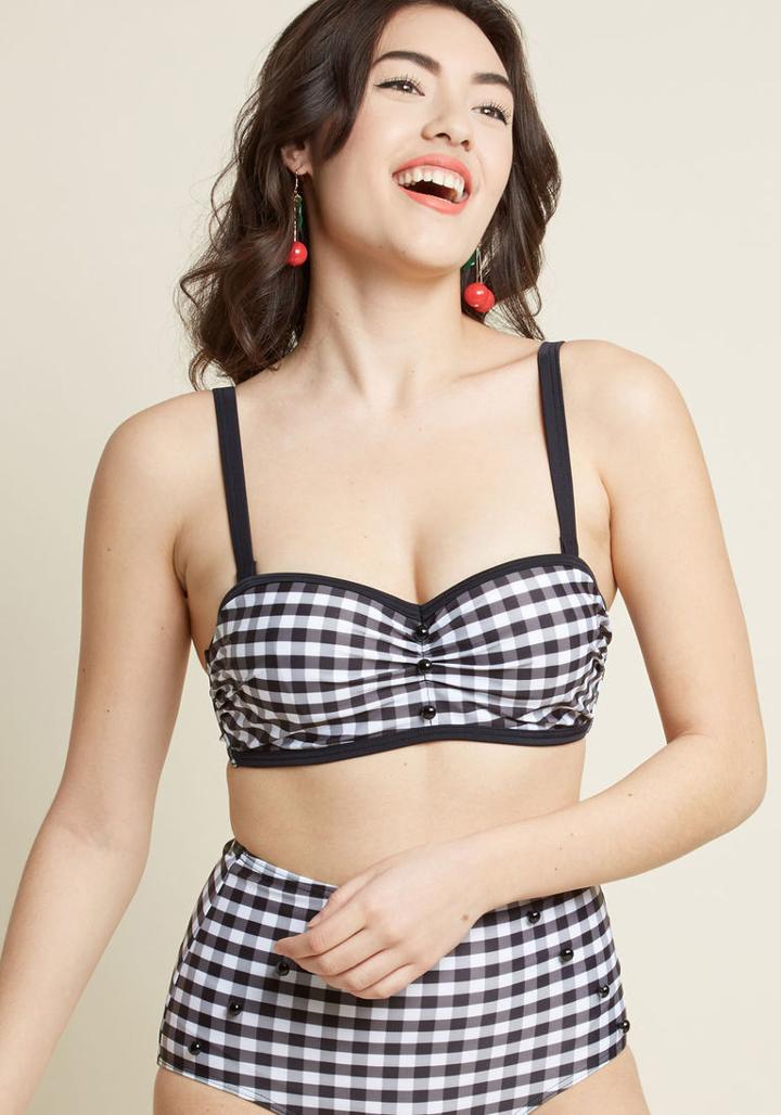 Modcloth Waterfront Flaunt Bikini Top In Gingham In S