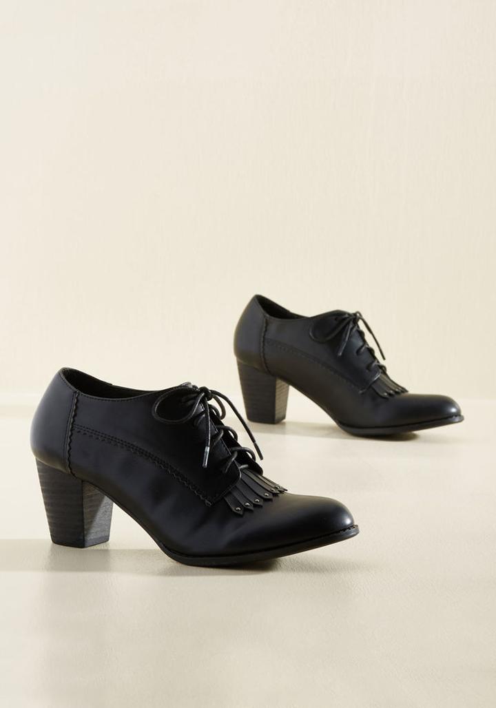 Modcloth Friend Or Focus Oxford Heel In Black In 8