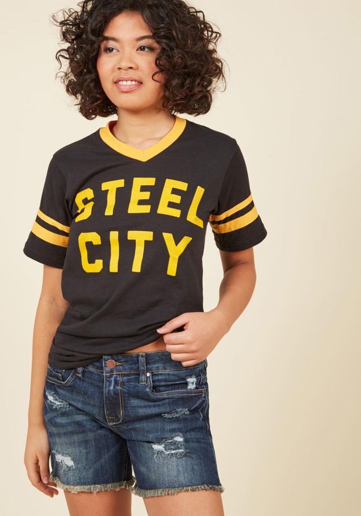 Modcloth Cheery Volunteering Shorts In Dark Wash