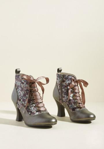 Rubyshoo Ruby Shoo Brava, Bella Velvet Heeled Bootie In 36
