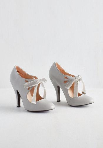 Dolcebymojomoxy Tea On The Train Heel In Pebble
