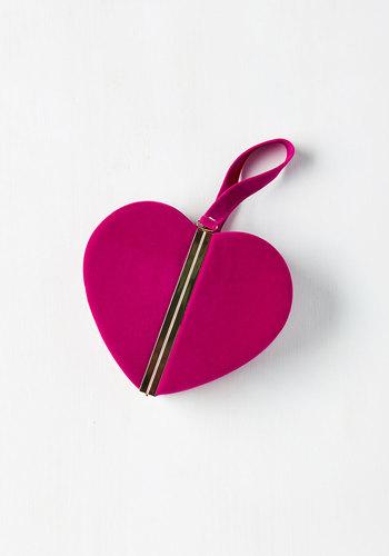  Keen Of Hearts Clutch