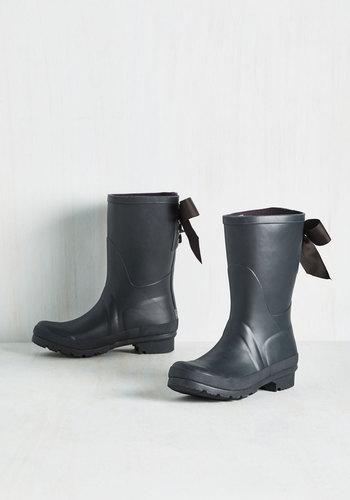 Anewlegwearlemon Well, Well, Wellie Rain Boot In Black