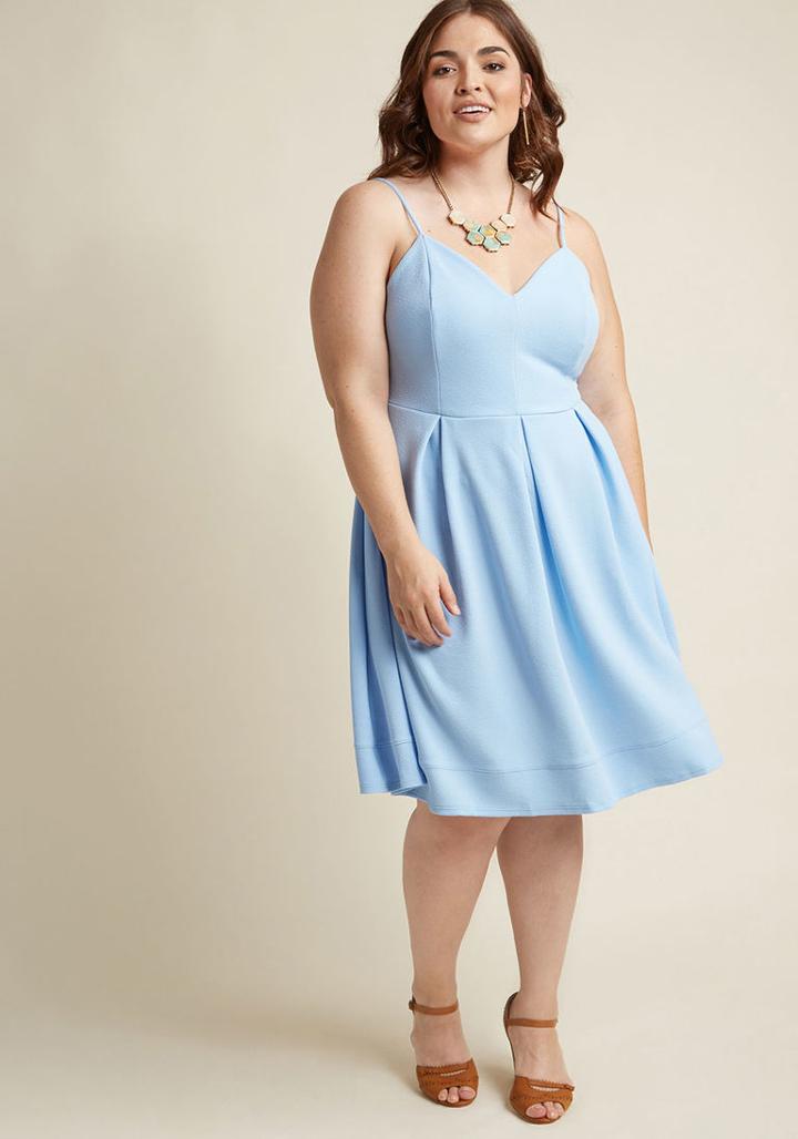 Modcloth V-neck Pleated A-line Dress In Frost In 1x