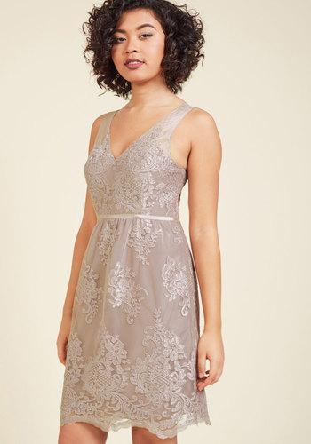  Essence Of Efflorescence Lace Dress In 8