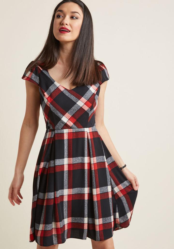 Modcloth Playful Of Wonder A-line Dress In Black Plaid In 3x