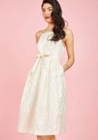 Modcloth Penchant For Opulence A-line Dress In Ivory Daisies