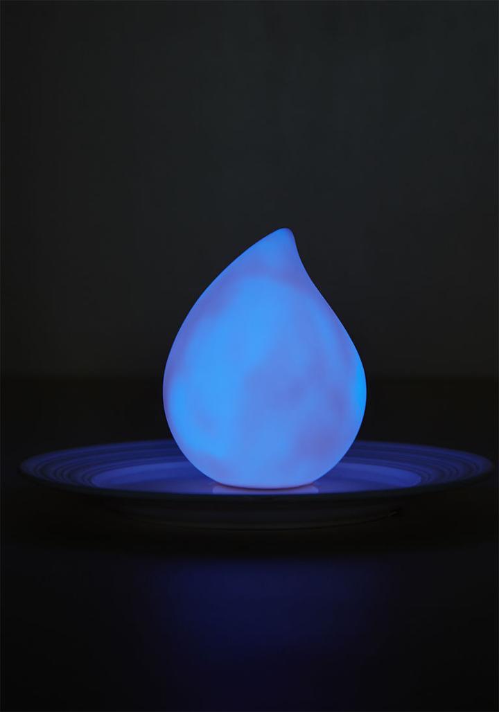 Modcloth Sudsy Buddy Bath Light In Droplet