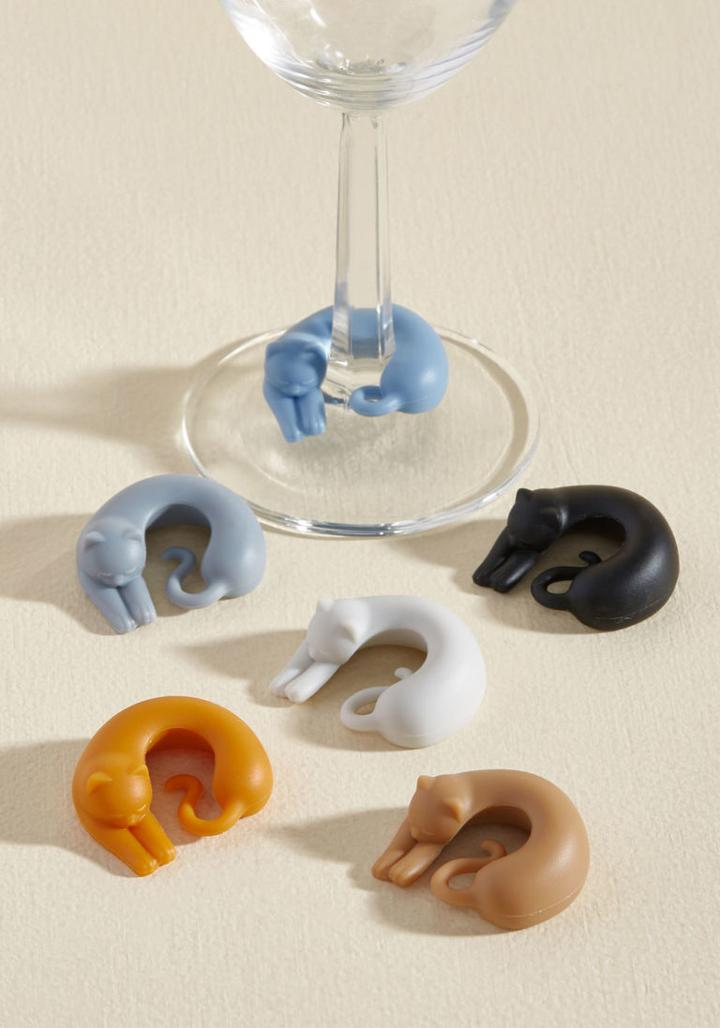 Fred Paws For Celebration Wine Charms