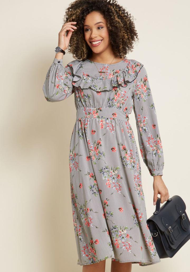 Modcloth Chief Executive Ruffler Floral Midi Dress In S