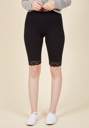  Across Town Shorts In Black In Xs