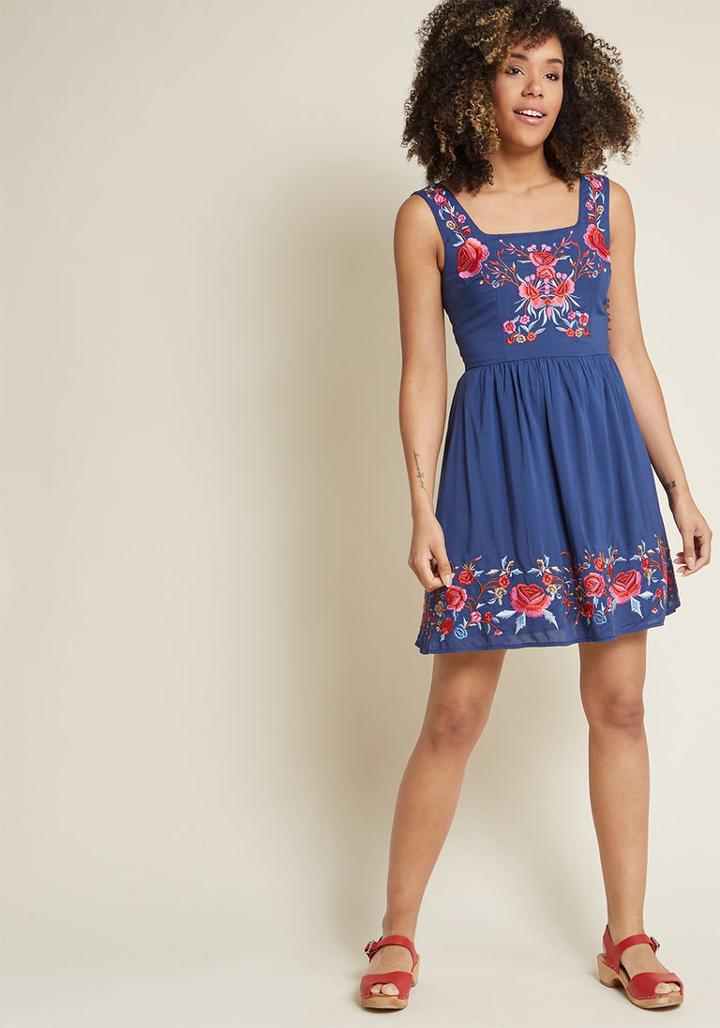 Modcloth Judy Blue Skies Floral Dress In Cobalt In M