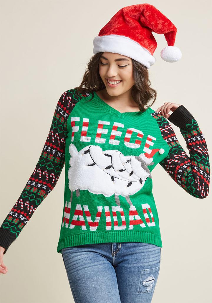 Modcloth Season's Pleasings Knit Sweater And Hat Set In Santa In 1x