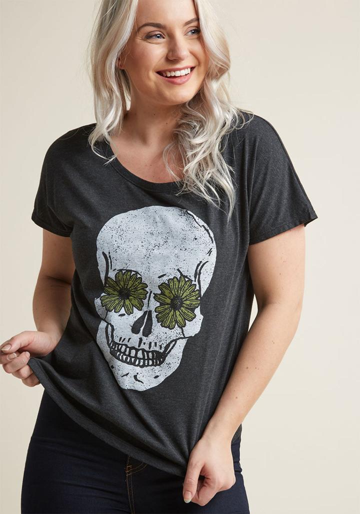 Modcloth Daisy-bones Graphic Tee In M