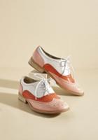 Modcloth Talking Picture Oxford Flat In Sherbet In 10