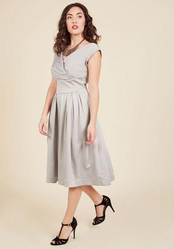  Keener Postures Midi Dress In Smoke In L