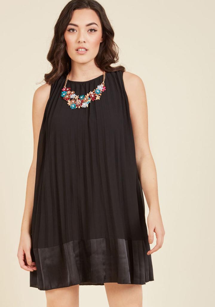 Modcloth Pleat And Greet Shift Dress In Noir
