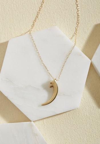  Talon Show Necklace