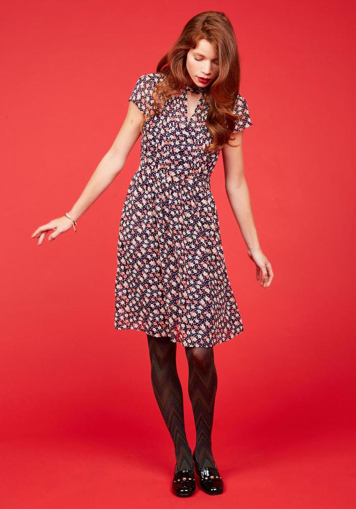 Modcloth Oh Say Can Museum Floral Dress In Navy Bloom