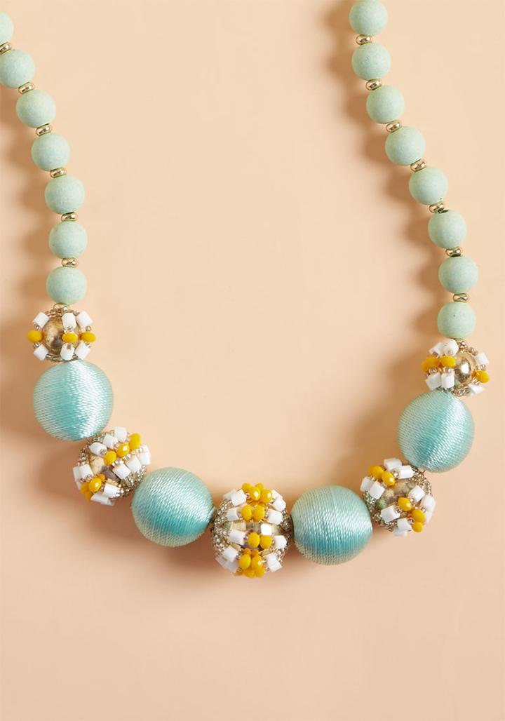 Modcloth Gotta-have Glam Beaded Necklace In Mint