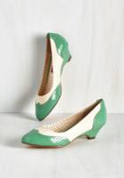 Baitfootwearnineeightnine Sweet Spectator Heel In Jade