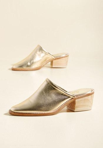  Mule Be Back Leather Heel In Gold In 6