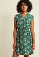 Modcloth A Way With Woods Floral Dress In Fern In Xl