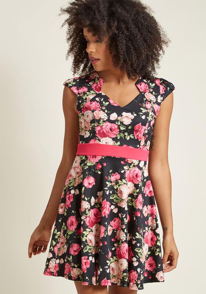 Modcloth The Story Of Citrus Floral Dress In Noir Blossom In M