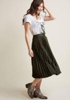 Modcloth Polished Pleated Midi Skirt In Green In S