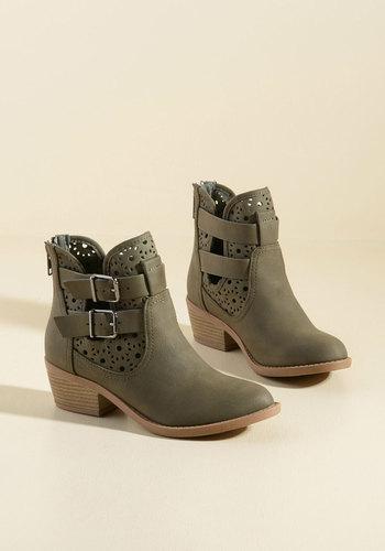  Envisioned Verve Block Heel Bootie In 7.5
