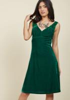  Pin-up To The Challenge Velvet Dress In Emerald In Xs