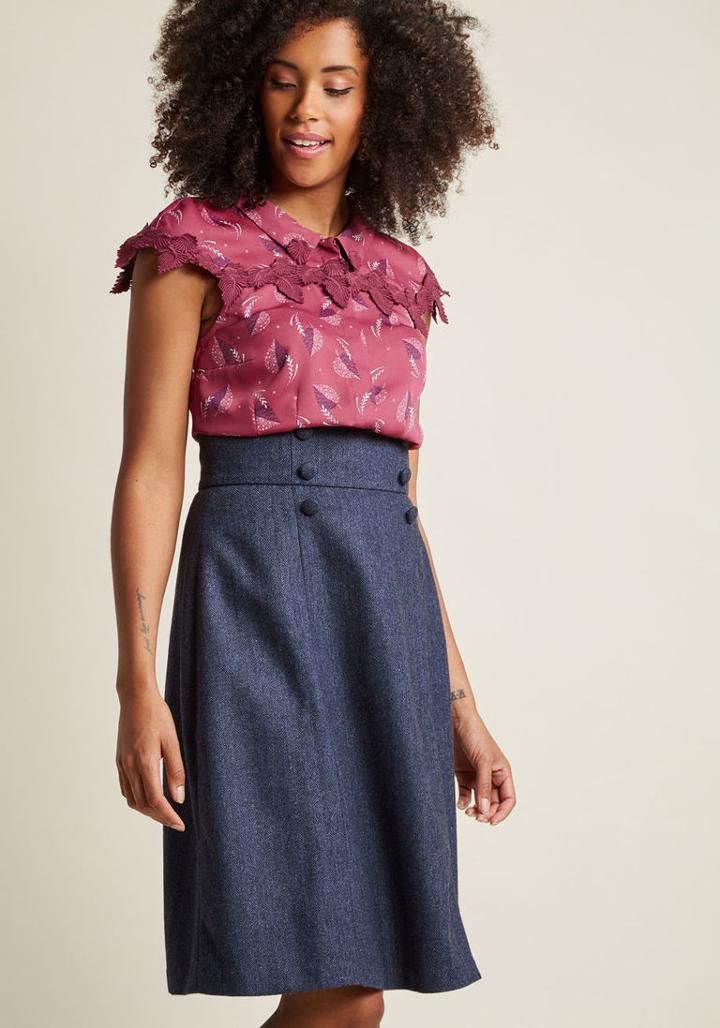 Modcloth Retro Button-up Top With Appliques In Punch In 2x