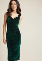 Modcloth Lady Love Song Velvet Dress In Emerald In 2x