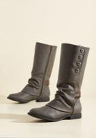  Two Romps Make A Right Boot In 7.5