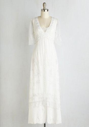 Nataya Walking On Era Dress In Blanc