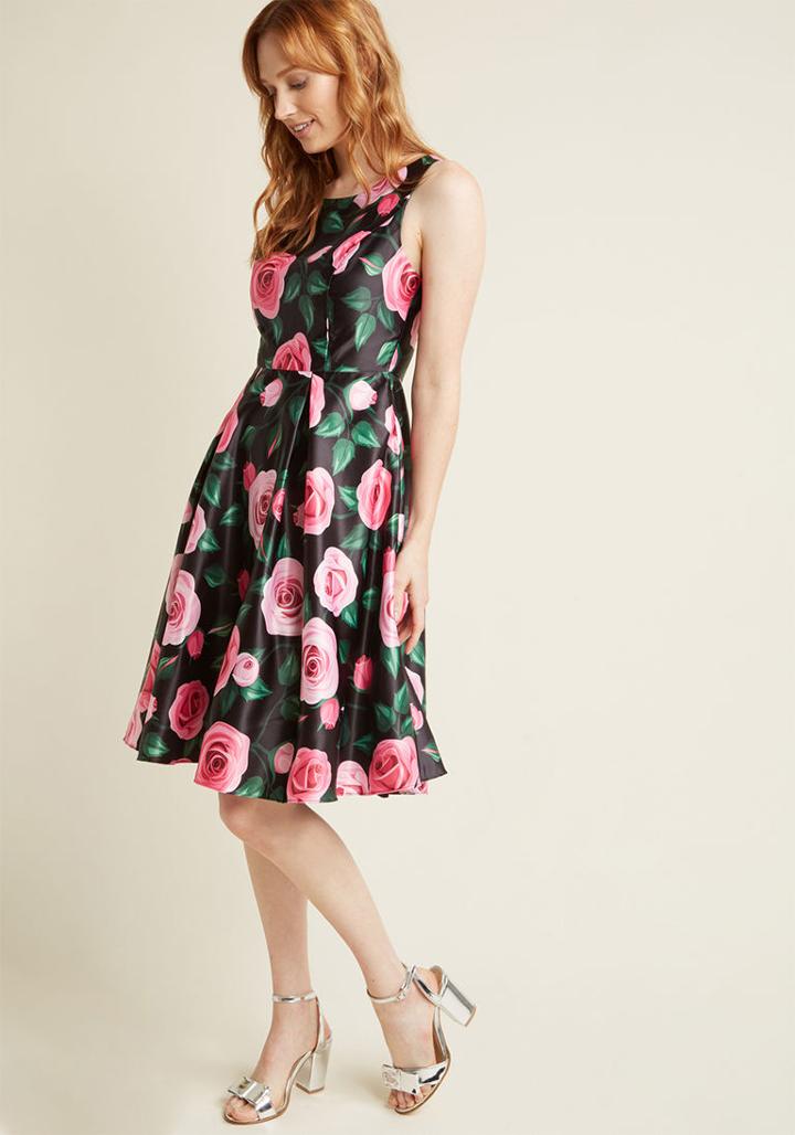 Modcloth Wishing And Wowing Midi Dress In Roses In 4x
