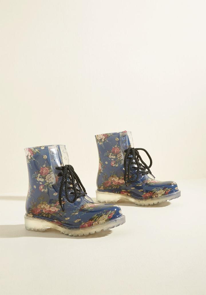 Modcloth Lost In Spot Rain Boot In Navy Floral In 9