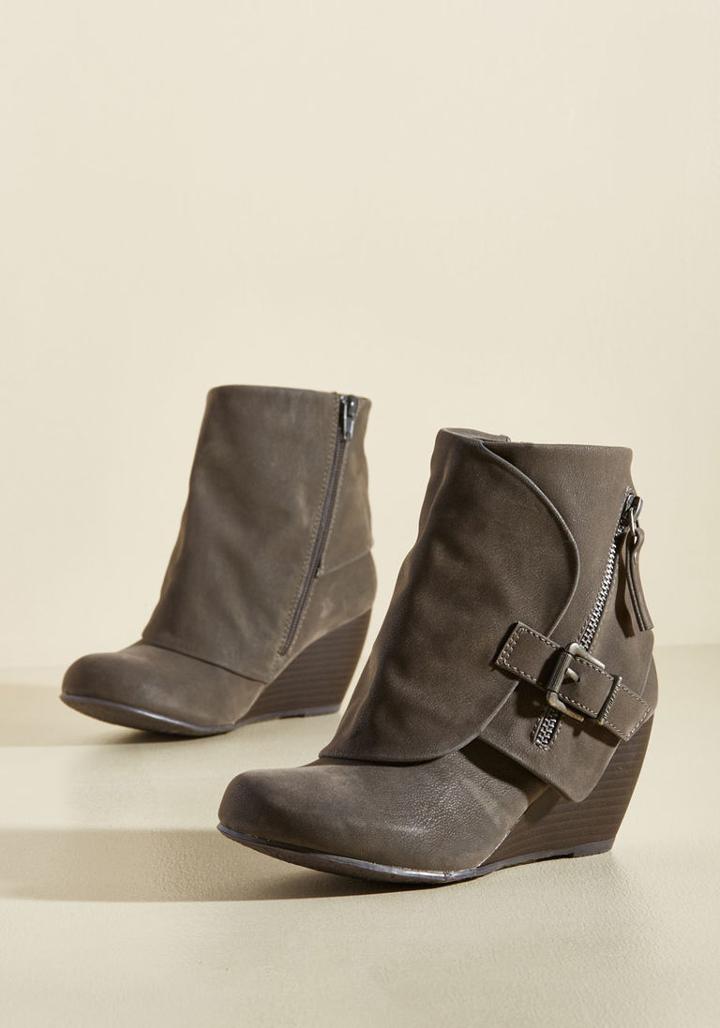 Modcloth Follow The Fashionista Boot In Pebble In 7.5