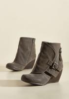 Modcloth Follow The Fashionista Boot In Pebble In 7.5