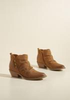 Modcloth Trek It Out Ankle Bootie In 7.5