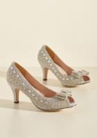 All That Dazzle Peep Toe Heel In Champagne In 6
