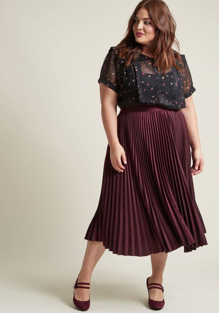 Modcloth Polished Pleated Midi Skirt In Burgundy In S