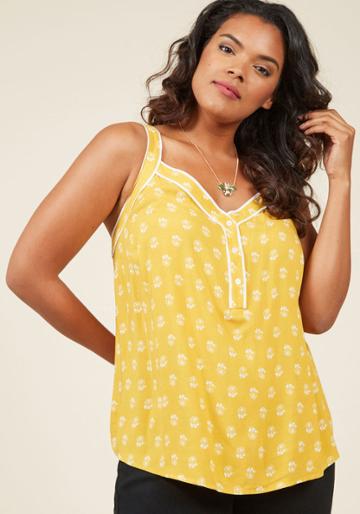 Modcloth Cafe Au Soleil Henley Tank Top In Goldenrod Blossom In 4x
