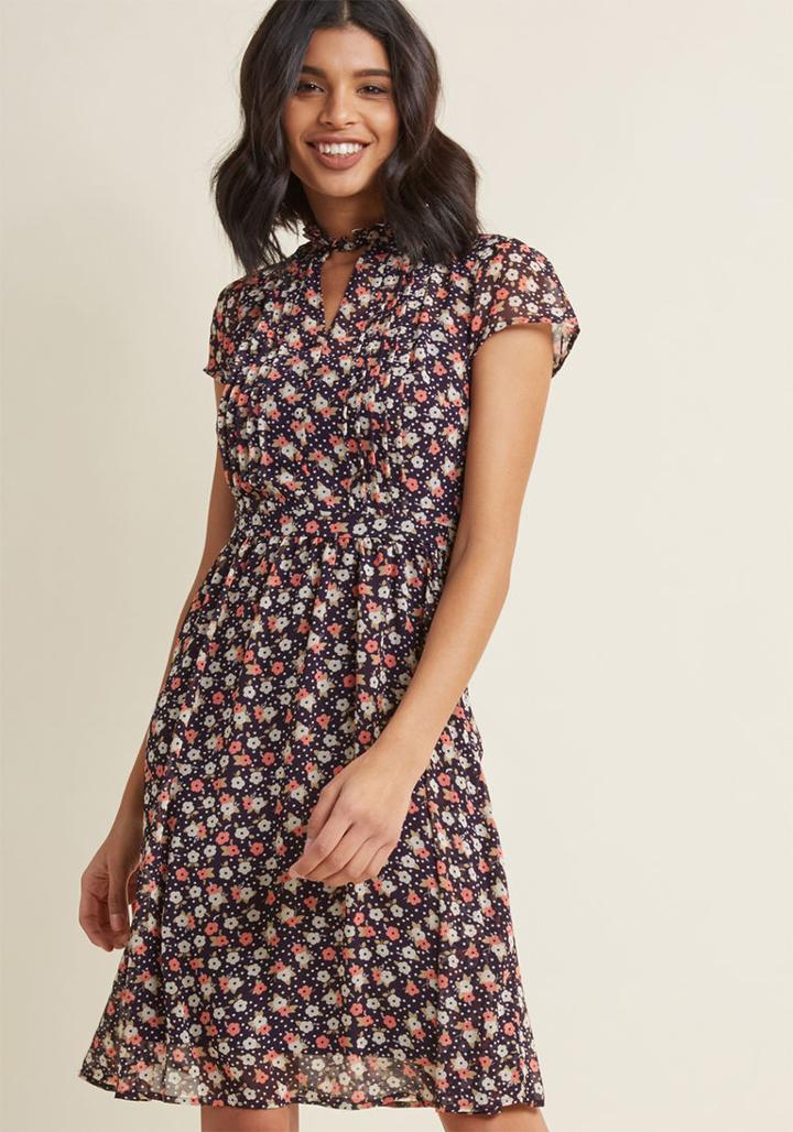 Modcloth Oh Say Can Museum Floral Dress In Navy Bloom In 1x