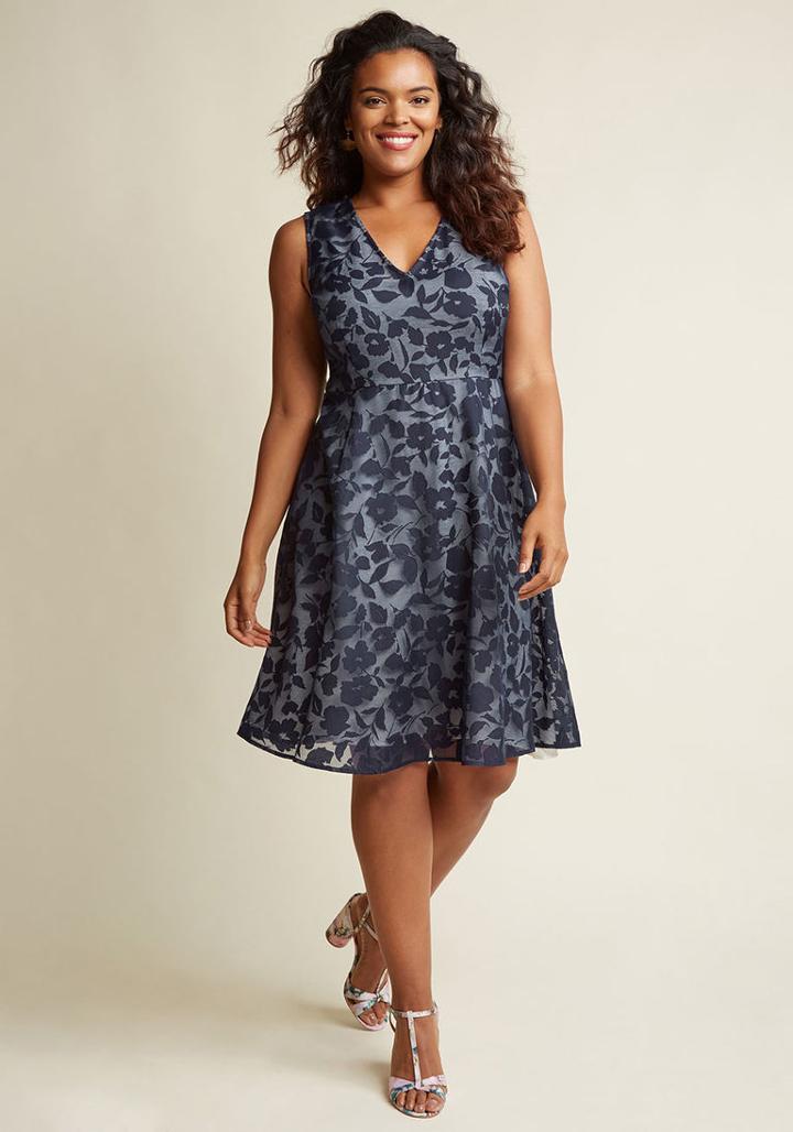 Modcloth Flair In Layers Floral Dress In Navy In L