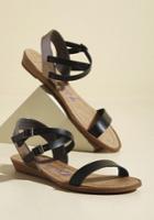  It's A Dune Deal Sandal In Black In 6